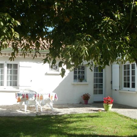 Vacances A St Germain D Esteuil 33340 Βίλα Saint-Germain-dʼEsteuil Εξωτερικό φωτογραφία