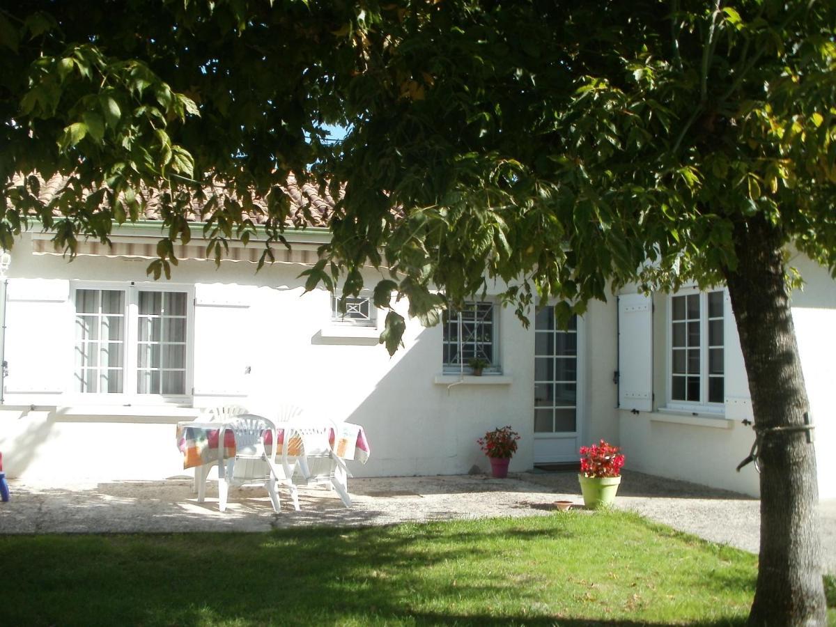 Vacances A St Germain D Esteuil 33340 Βίλα Saint-Germain-dʼEsteuil Εξωτερικό φωτογραφία